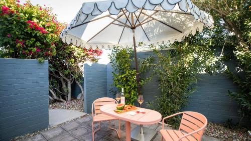 Tahquitz River Estates House | 3 Private Rooms At The Wesley Hotel Perfect for Group Stays