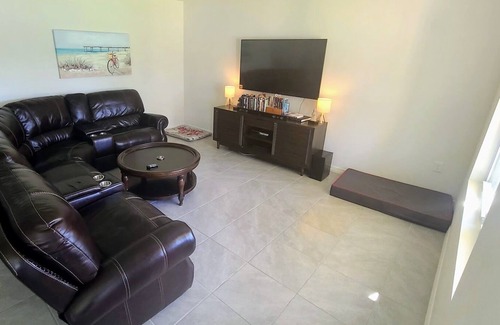 Orange City House | 3 RM home between Orlando & Daytona-DogsAllowed