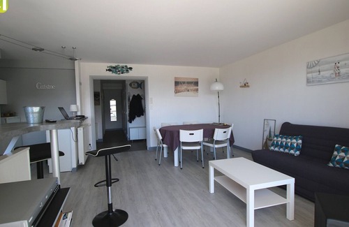 Saint-Brevin-l'Ocean Apartment | 3-room apartment in the center, sleeps 5, parking, beach 70m