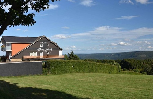 Nideggen House | 3 room apartment 1 to 4 pers. - Hotel Haus Seeblick