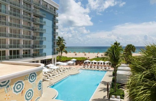 Singer Island Hotel | 3 Seaside Units! Outdoor Pool, Beach Access, Pet-friendly Property!