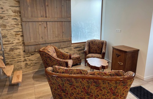 Lampaul-Guimiliau House | 3-star listed house in town center