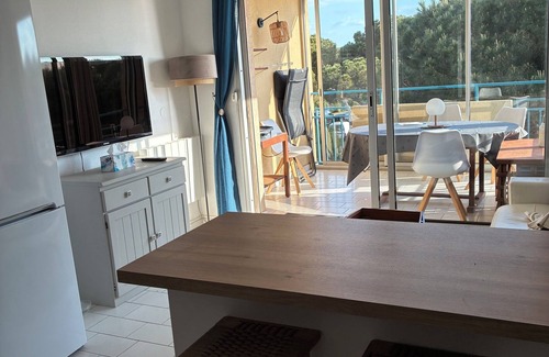 Plage d'Argeles Apartment | 3-star-rated 2-bedroom apartment with loggia in Argelès harbor