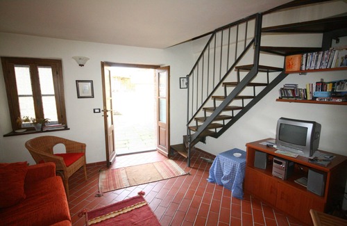 Argigliano House | 3 storey village house, 1 bedroom, living room, kitchen/dining room, bathroom