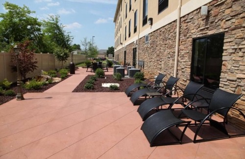 Madison Hotel | 3 Stylish Units for Business Travel, Breakfast, Park