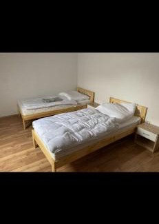 Moenchengladbach Apartment | 3 Zimmer Monteurswohnung in 400 Jahre alter Lateinschule LS24