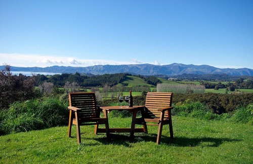 Golden Bay House | 30-Acre Jewel in Golden Bay: Estate with Stunning Views & Glow-worms