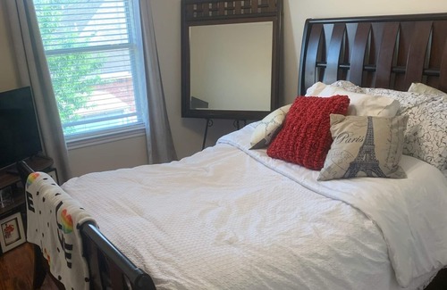Southbelt/Ellington House | 30+ days for traveling nurses, doctors, or home buyers in transition