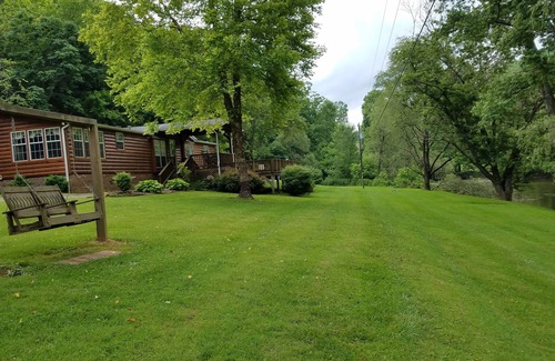 Pearisburg Cabin | 30 min from Blacksburg - Creekside Lodge on Walker Creek