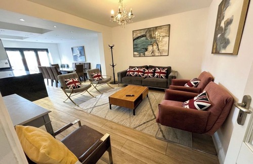 Redbridge House | 30 min tube to Oxford Street/BH