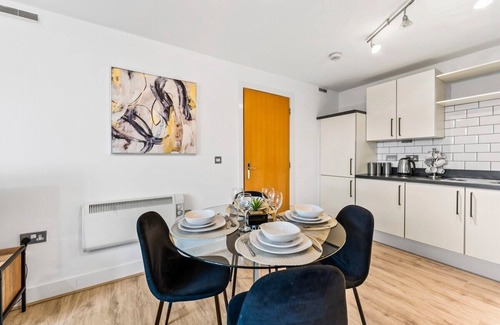 Healey Lane Apartment | 30% off! Stylish Apartment in Dewsbury - Sleeps 6- Newly Refurbished