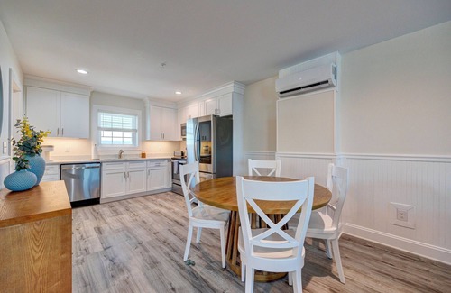 Surf City Apartment | 3006 Queen Suite, 3rd Floor Cove