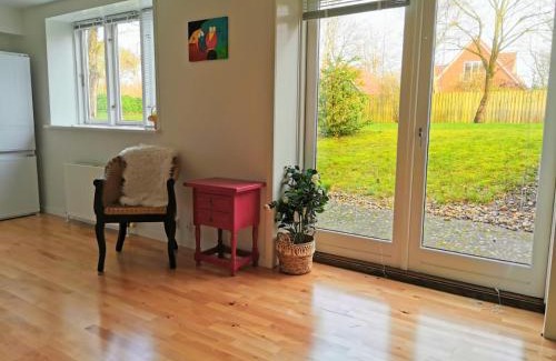 Billund Apartment | 300meter walk to LEGO house - 70m2 apartment with garden