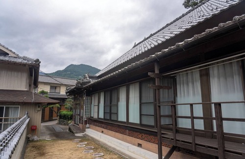 Tsurugi House | 300yearold farmhouse farm experience moms home cooking retreat farmhouse guesthouse Shirataki /Mimagun Tokushima