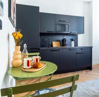 Lepante Quarter Apartment | 302b Beautiful studio refurbished Downtown/Ac