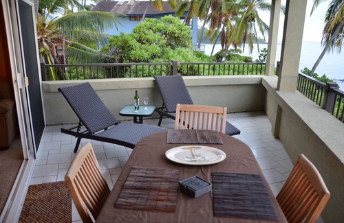 Kailua-Kona Condo | 306-AirCon. Upgraded Corner Unit w/Expansive Ocean Views and Extra Large Lanai.