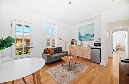 Douglas Apartment | 307 · Upstairs 1bdrm w/Balcony