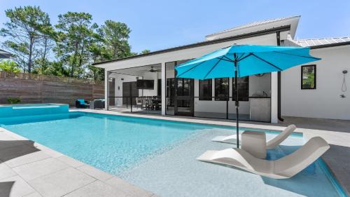 Gulfview Heights House | 30A Happy by the Sea by AvantStay Pool Golf Cart Bikes