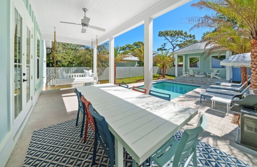 San Juan House | 30A - Walk to Beach - Pool - Golf Cart - Bikes