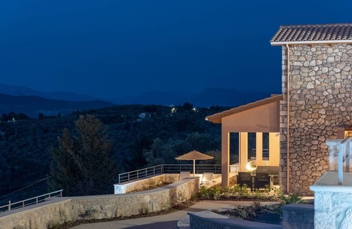 Apolpaina Villa | 31 Blue - Aqua Blue - Private Infinity Pool and BBQ Area