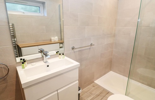 Porth Cottage | 31 GARDEN VILLAS, country holiday cottage, with pool in Porth