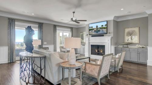 Isle of Palms House | 3100 Palm Boulevard by AvantStay Beachfront Ocean Views Private Pool