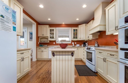 Lewes House | 311 E Market - Two blocks to Lewes Beach!