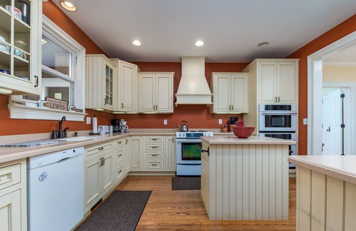 Lewes House | 311 E Market - Two blocks to Lewes Beach!