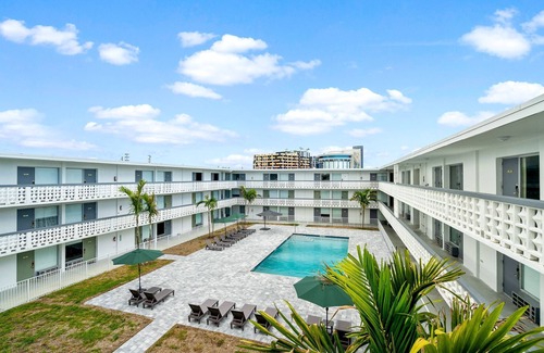 Coral Shores Apartment | 320 - Prime FLL Location! 5 minutes to the Beach!