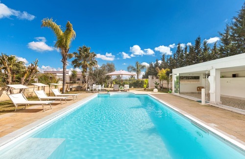 Guagnano Villa | 3220 Villa Smeralda by BarbarHouse