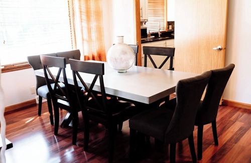 Fairlawn Heights House | 327 · Winter Retreat - 6BR, All age friendly