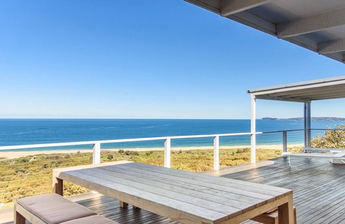 Killcare Heights House | 33 Degrees - Stunning Views by HolidayCo.