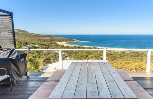 Killcare Heights House | 33 Degrees - Stunning Views by HolidayCo.