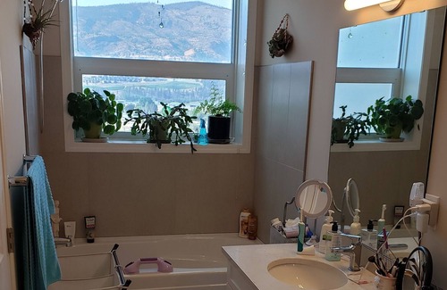 Okanagan-Similkameen House | 34 Foot 5th Wheel RV