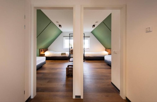 Thorn House | 340 m² House ∙ 10 bedrooms ∙ 20 guests