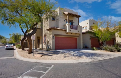 Mesa Condo | 3422 e university 20 · Fantastic 2 Bed Townhome in Central Mesa