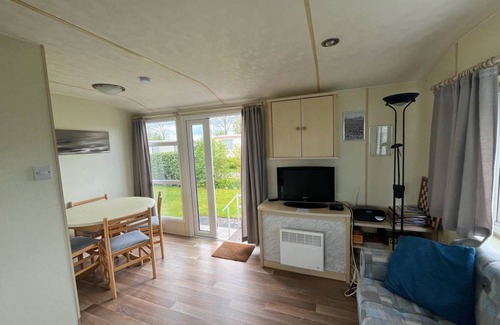 Nieuwvliet Ski Chalet | 35 m² Chalet ∙ 2 bedrooms ∙ 4 guests