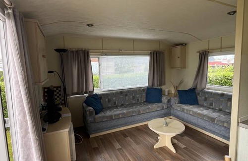 Nieuwvliet Ski Chalet | 35 m² Chalet ∙ 2 bedrooms ∙ 4 guests