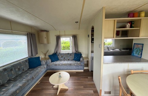 Nieuwvliet Ski Chalet | 35 m² Chalet ∙ 2 bedrooms ∙ 4 guests