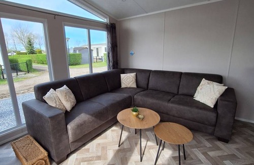 Nieuwvliet Ski Chalet | 35 m² Chalet ∙ 2 bedrooms ∙ 4 guests