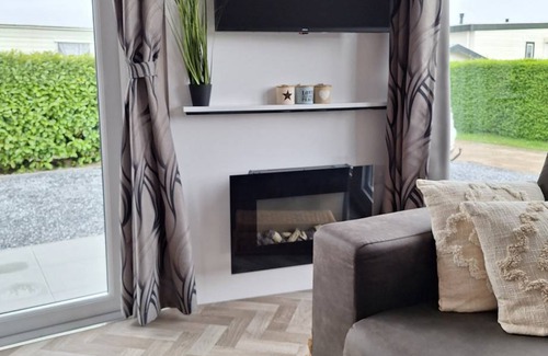 Nieuwvliet Ski Chalet | 35 m² Chalet ∙ 2 bedrooms ∙ 4 guests