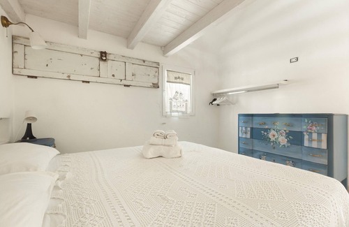 Carovigno Cottage | 3746 Trullo Mandorlo by BarbarHouse