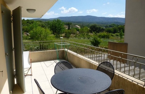 Saumane-de-Vaucluse Apartment | 38 m² apartment with terrace in the heart of a Golf course with bar and restaurant