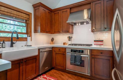 Ketchum House | 380 Sabala Unit A