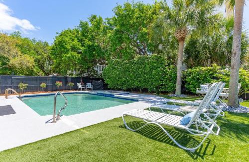 Isle of Palms House | 3800 Cameron Boulevard AvantStay Pool Ocean Views Deck
