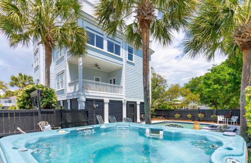 Isle of Palms House | 3800 Cameron Boulevard AvantStay Pool Ocean Views Deck