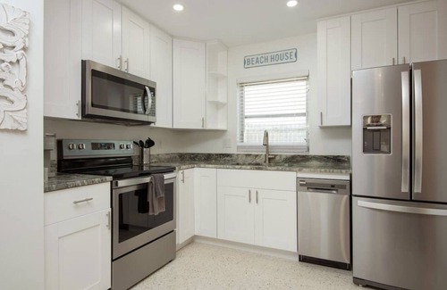 Safety Harbor House | 3A Newly Renovated 2/1 at Coastal Cottages
