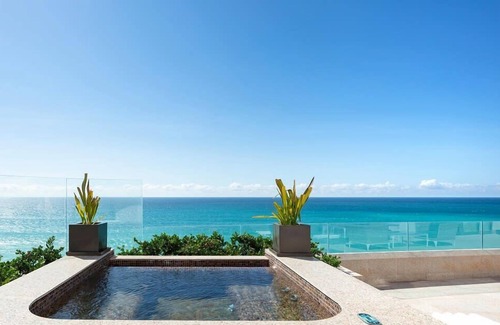 Downtown Cancun Villa | 3BD Garza Blanca Cabo Luxury Resort