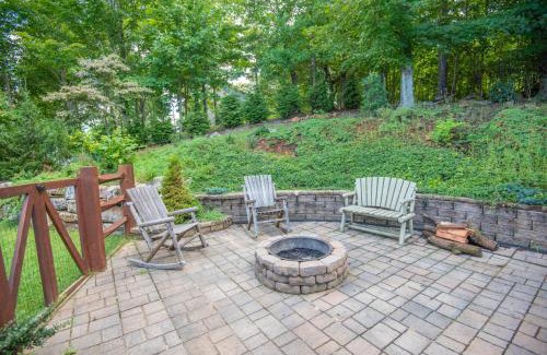 Todd House | 3Bd Log Cabin with Views, Hot Tub, Gas Fireplace, Game Room