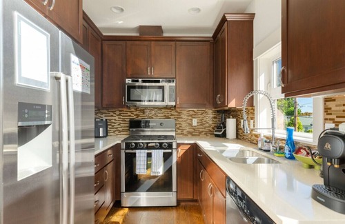Seattle Metro Area House | 3BR 2.5BA The Orcas Parkside